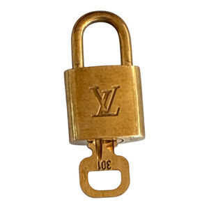 Louis Vuitton Gold Tone Lock & Key Set One Size #301